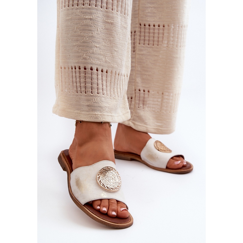 Zazoo 2938 nahkaiset varvastossut tasaisella kantapäällä kultaisella koristeella, harjattu kultainen 2