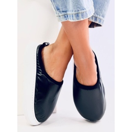 BM Eristetyt talvitossut Toby Black musta 1