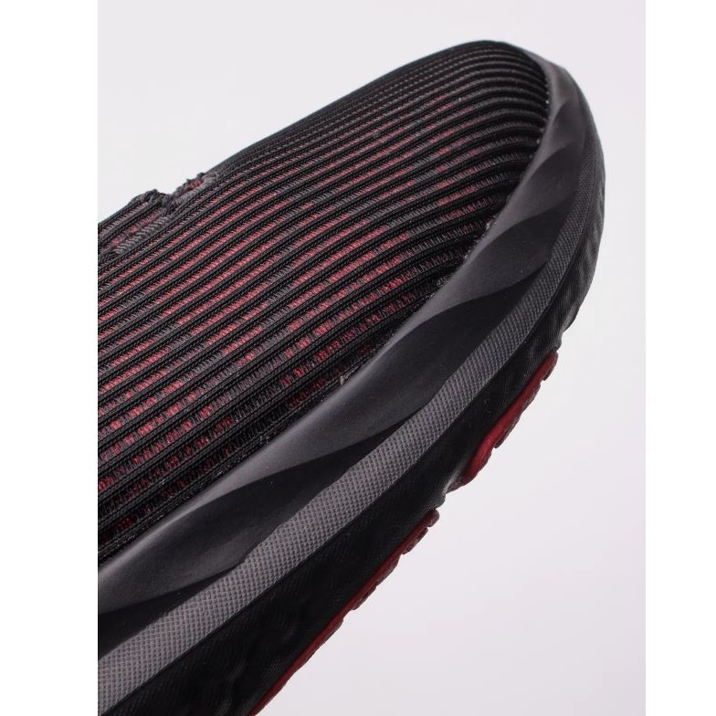 Under Armour Charged Swift 3026999-002 urheilukengät, musta 3