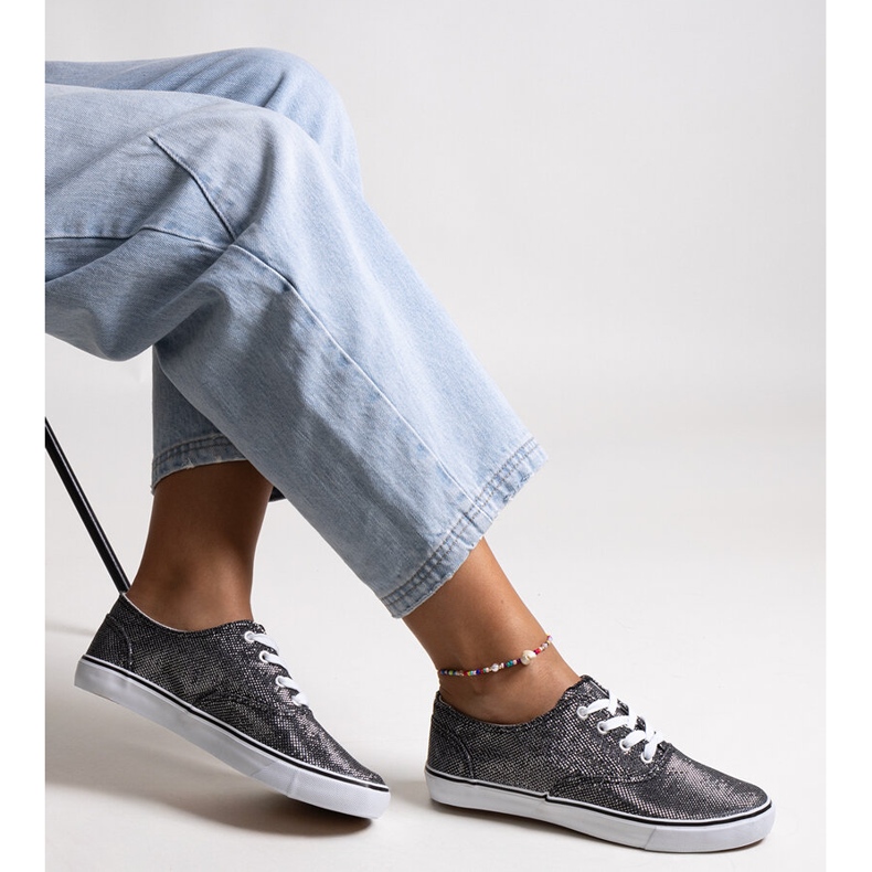 Mustat kiiltävät Carroline-lenkkarit 1