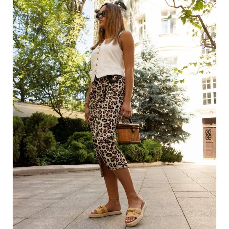 Feorien keltaiset varvastossut kultaisella soljella keltainen 2