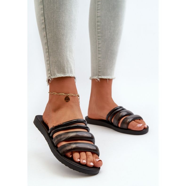 Naisten litteät kumiset varvastossut 26727 Ipanema Puffer Tiras Fem Black musta 2