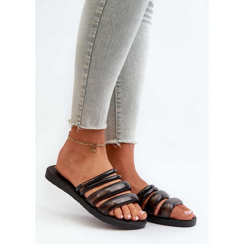 Naisten litteät kumiset varvastossut 26727 Ipanema Puffer Tiras Fem Black musta 1