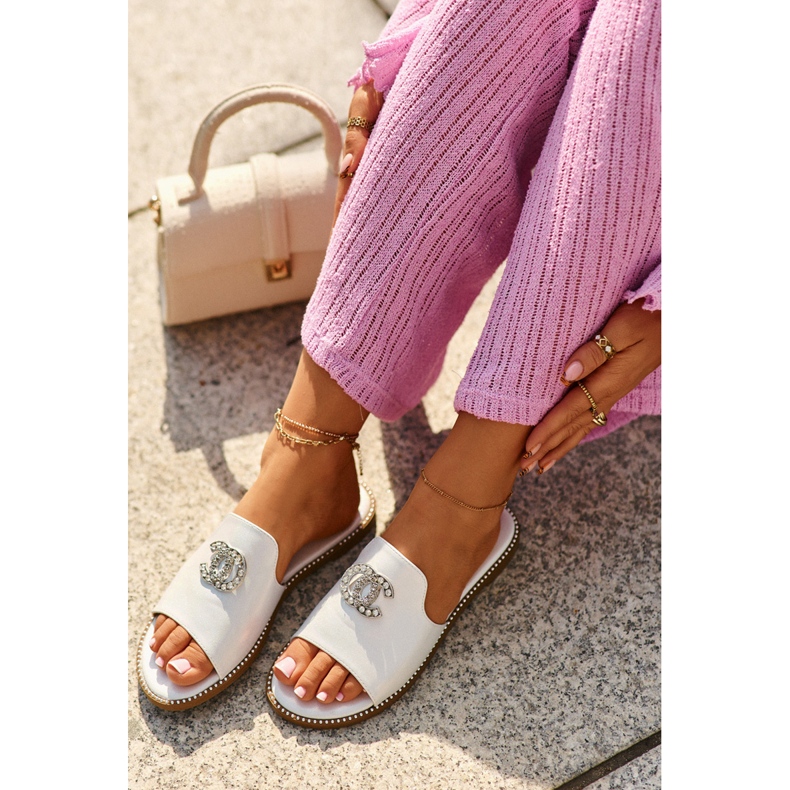 Tyylikkäät naisten kiiltävät varvastossut koristeella S.Barski KV27-050 hopea 2