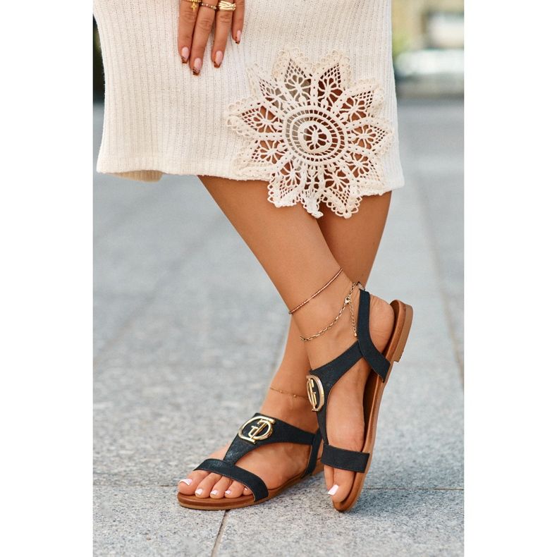 Naisten litteät sandaalit kultakoristeella S.Barski KV27-051 Musta 1