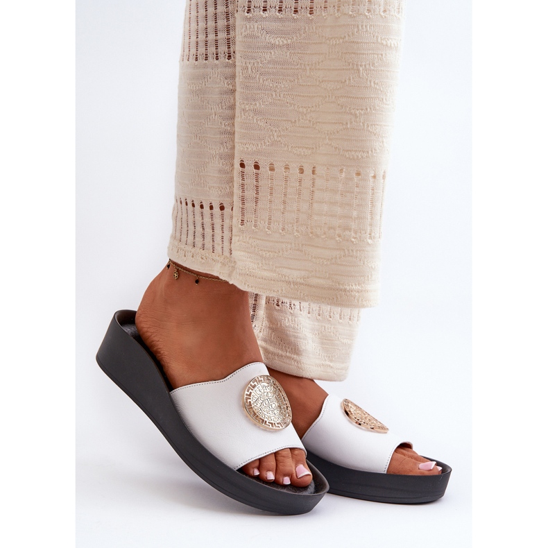 Zazoo 2920 naisten nahkaiset varvastossut kultaisilla yksityiskohdilla, valkoinen 1