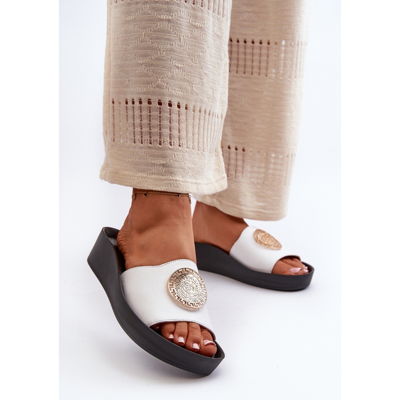 Zazoo 2920 naisten nahkaiset varvastossut kultaisilla yksityiskohdilla, valkoinen 2