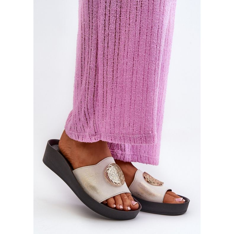 Zazoo 2920 naisten nahkaiset varvastossut kultaisilla yksityiskohdilla, harjattua kultaa valkoinen 2