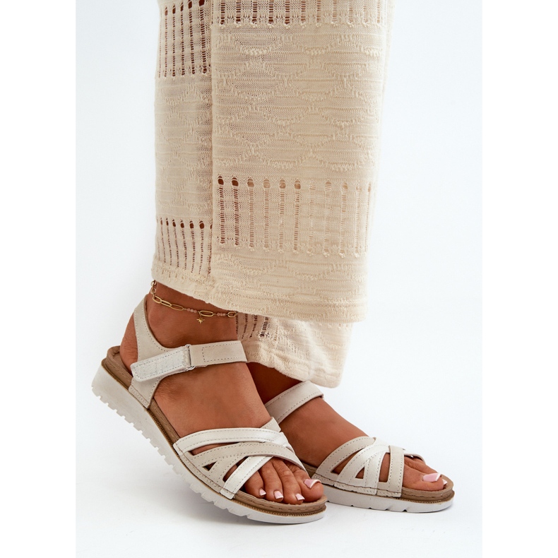 Mukavat ja kevyet naisten sandaalit tarranauhalla Inblu CN000041 beige ja hopea 2