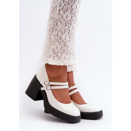 Halminan valkoiset Patenttipumput paksuilla koroilla valkoinen 1