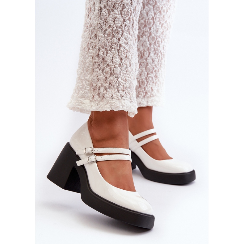 Halminan valkoiset Patenttipumput paksuilla koroilla valkoinen 2