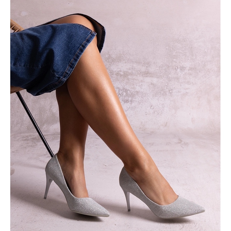 Hopeanväriset kimaltelevat korkokengät, joissa Makaya-nahkainen sisäosa 1