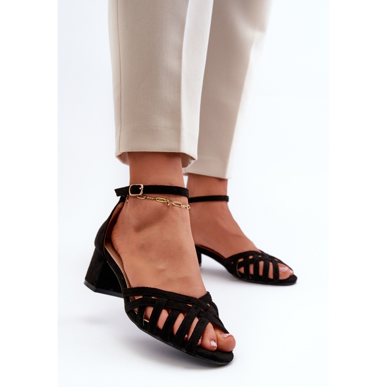 Naisten sandaalit Eco Suede -kankaasta, matala kantapää, musta Monsha 2