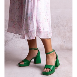Vesnan vihreät korkeakorkoiset sandaalit 1