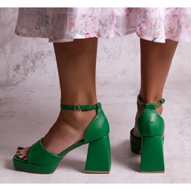 Vesnan vihreät korkeakorkoiset sandaalit 2