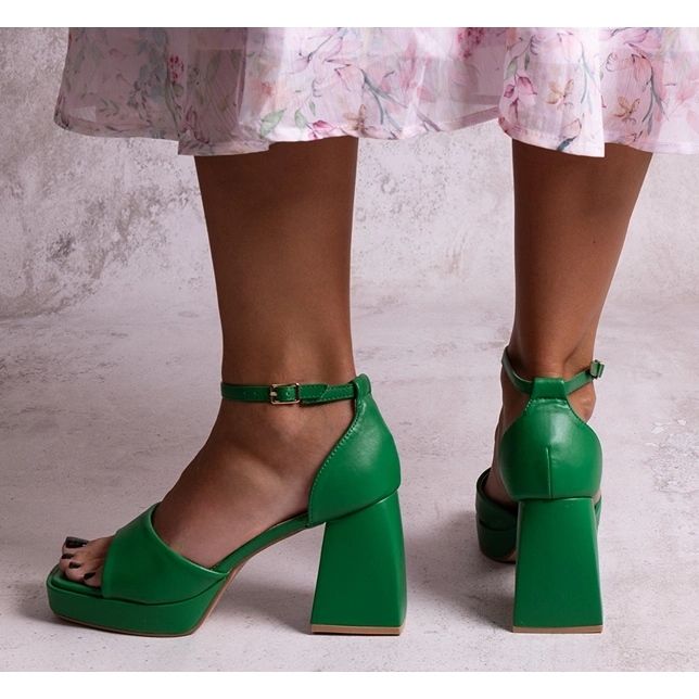 Vesnan vihreät korkeakorkoiset sandaalit 2