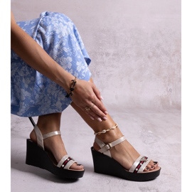 Farah kultaiset kiila sandaalit kultainen 1