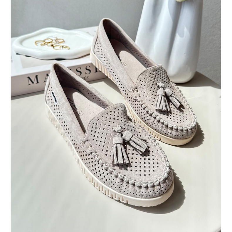 Naisten harjakattoiset mokasiinit, jotka on valmistettu ekologisesta mokkasta, beige Tinami 1