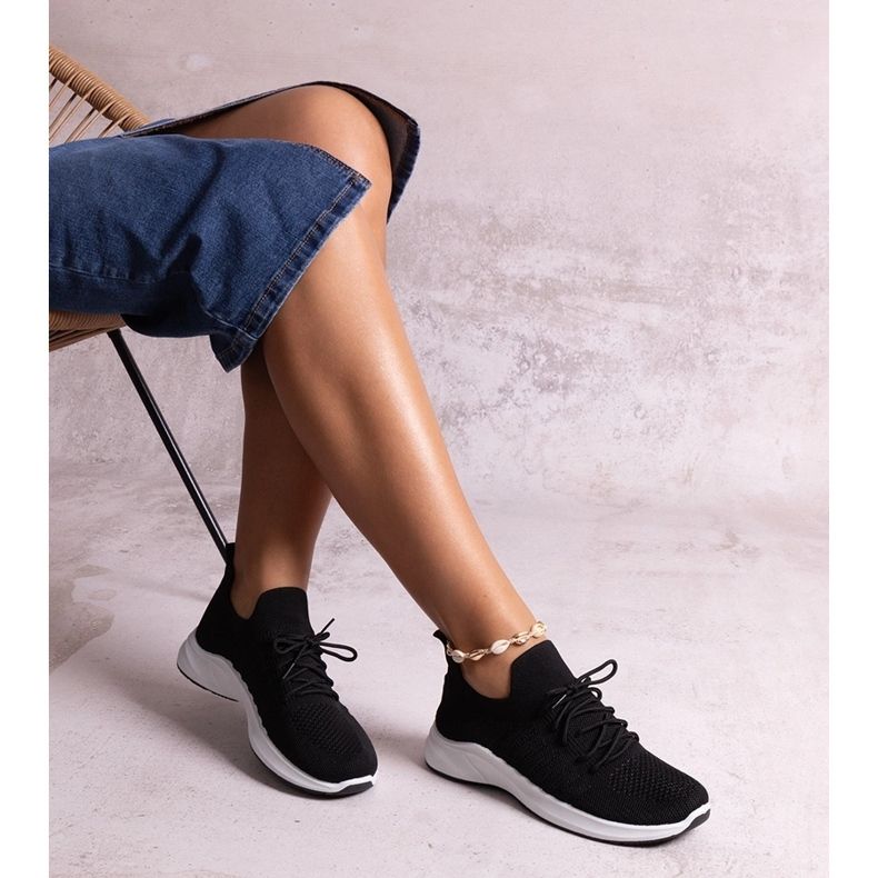 Mustat Muaza urheilulenkkarit 1