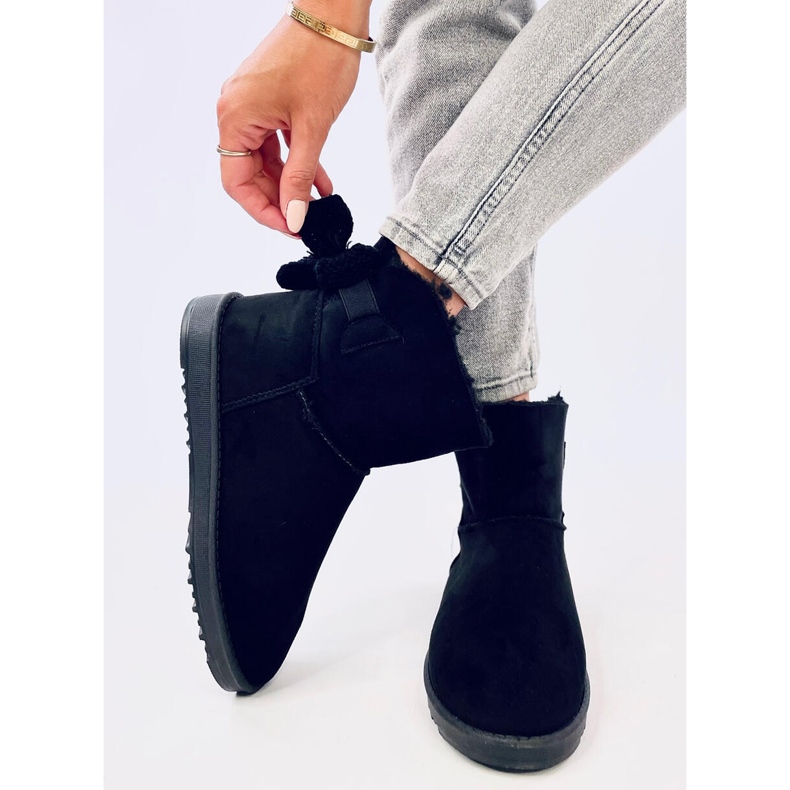 Emusy Kelly Black villarusetilla musta 1