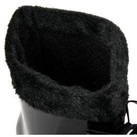 Sadesaappaat eristeellä musta 1