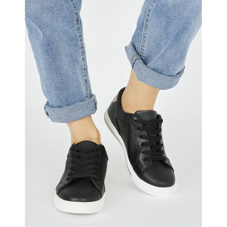 Naisten klassiset mustat urheilukengät 1