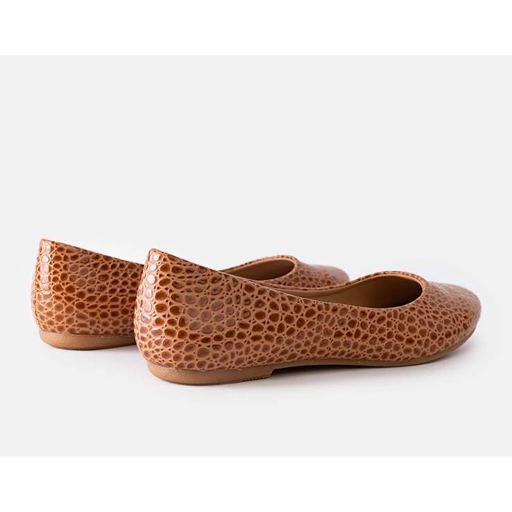 Shakan ruskeat balettiasut, joissa on käärmeennahka-aihe 1