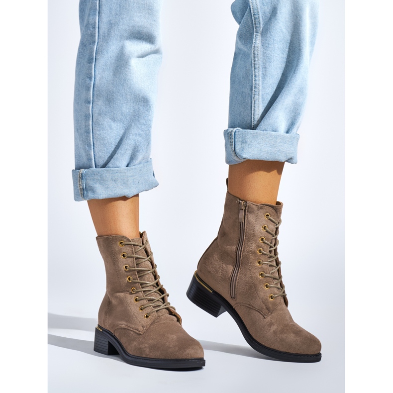 Naisten beigenväriset nilkkurit matalalla korolla 1