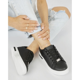 Naisten mustat urheilukengät 1