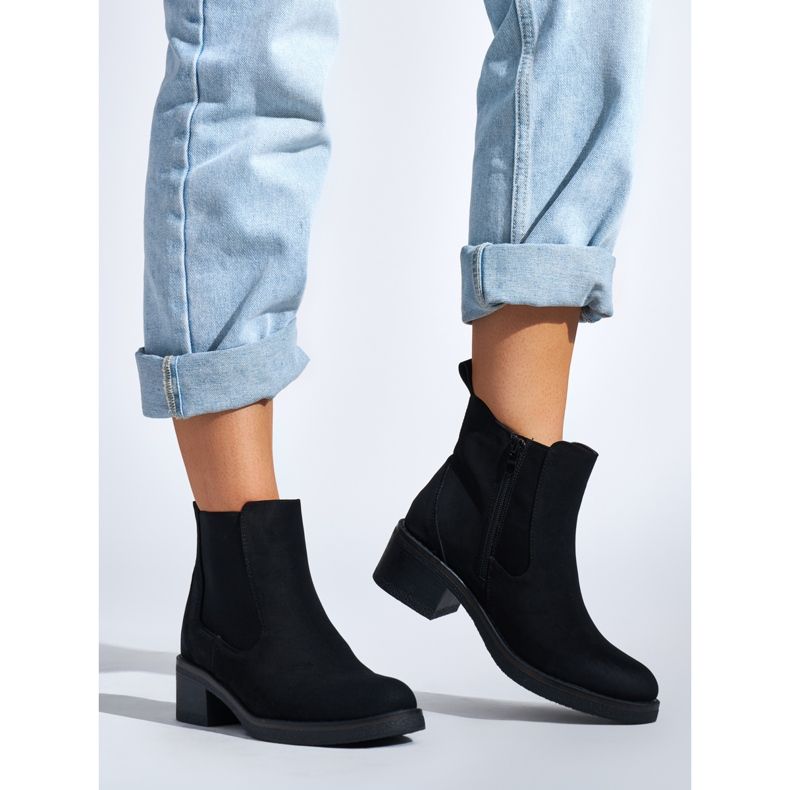 Mustat naisten matalakorkoiset nilkkurit 1