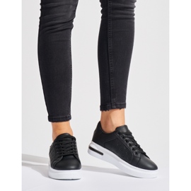 Mustat alustan urheilukengät 1