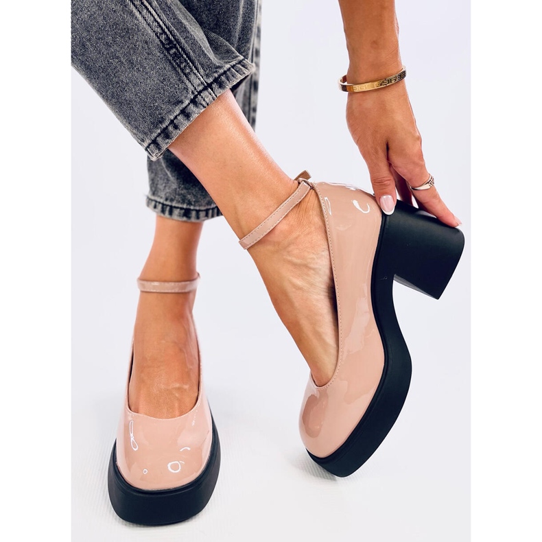 Termet Khaki leveäkorkoiset pumput beige 1