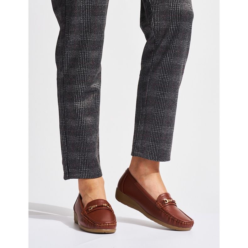 Ruskeat naisten mokasiinit koristeella 2