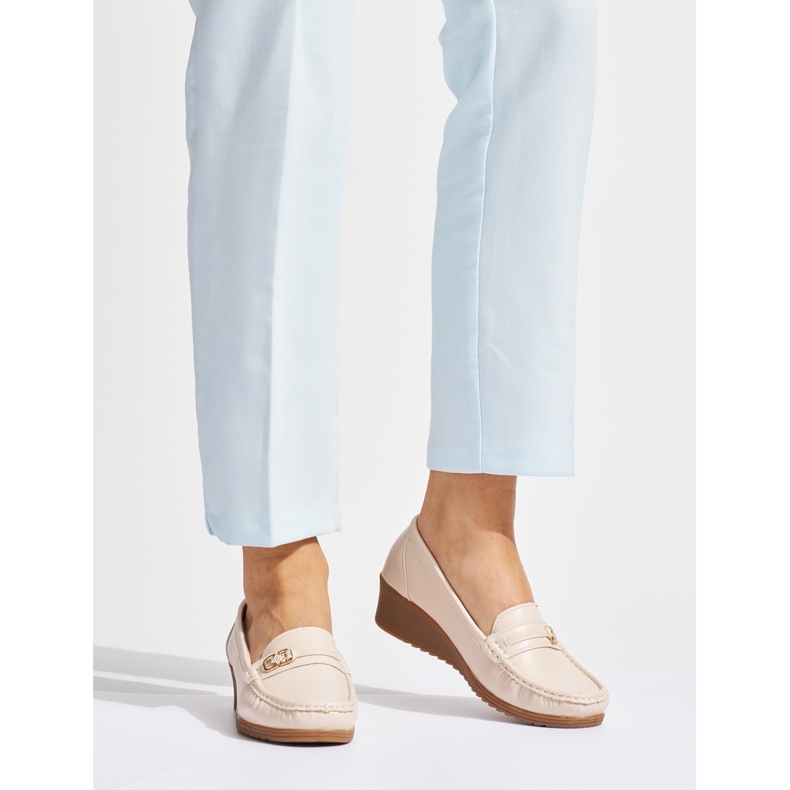 Beiget naisten mokasiinit soljella 1