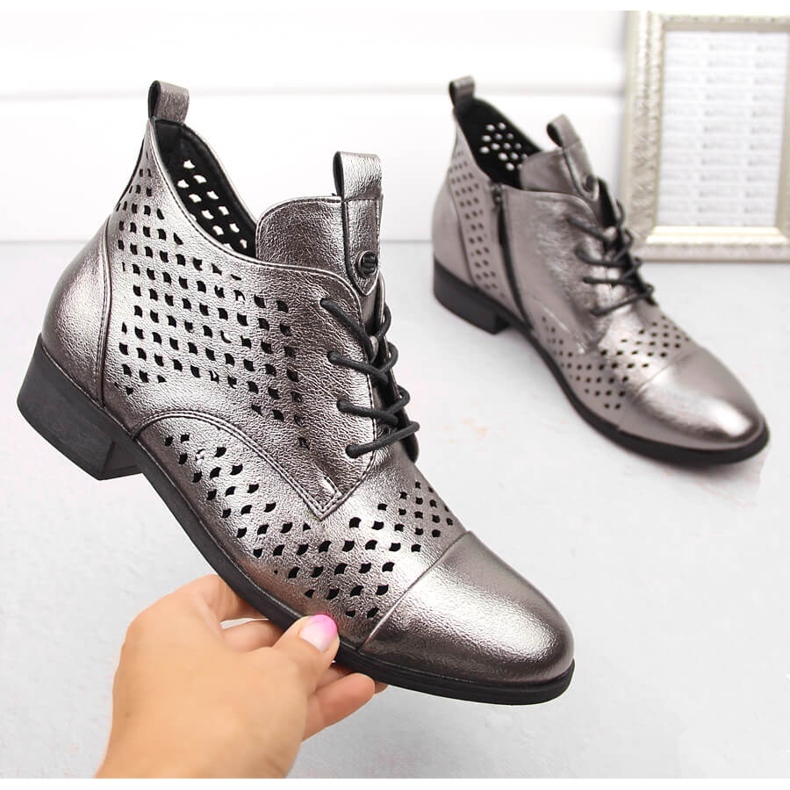 Naisten hopeiset harjakattoiset nilkkurit Potocki SZ12091 hopea 1