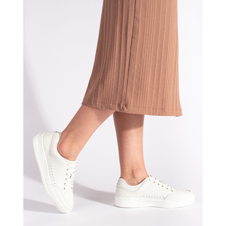 Valkoiset nahkalenkkarit korkealla alustalla valkoinen 1