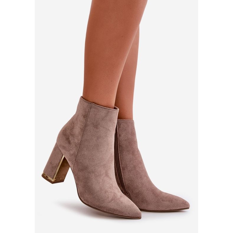 Naisten nilkkurit korkealla kantapäällä, vetoketjulla, eristetty Eco Suede, beige Mevair 1