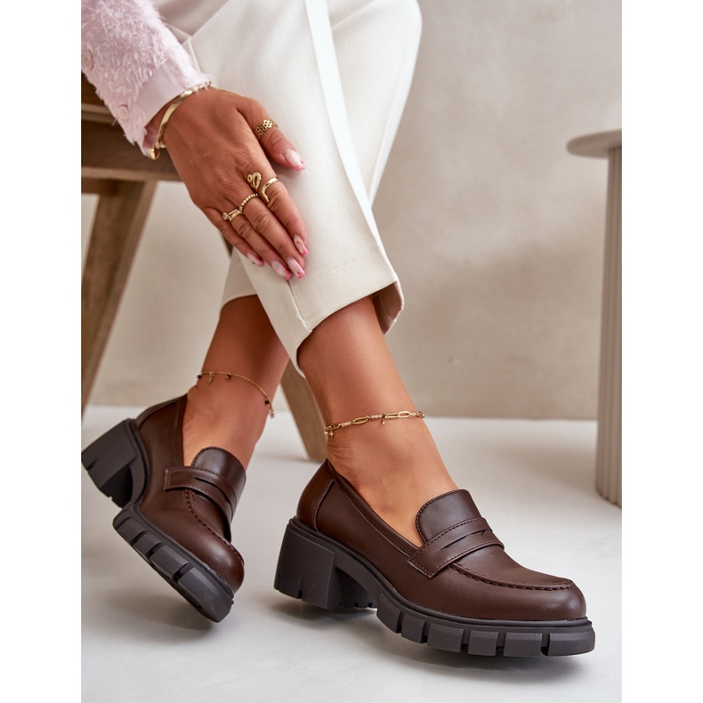 Naisten matalakorkoiset kengät Eco-nahasta, tummanruskea Menloa 2