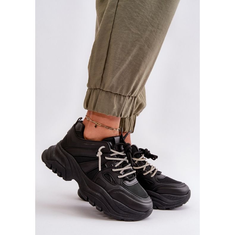 Mustat naisten Relissa-lenkkarit massiivisessa pohjassa, jossa koristenauha 2