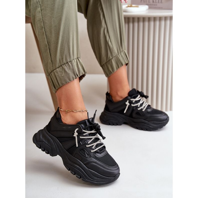 Mustat naisten Relissa-lenkkarit massiivisessa pohjassa, jossa koristenauha 1