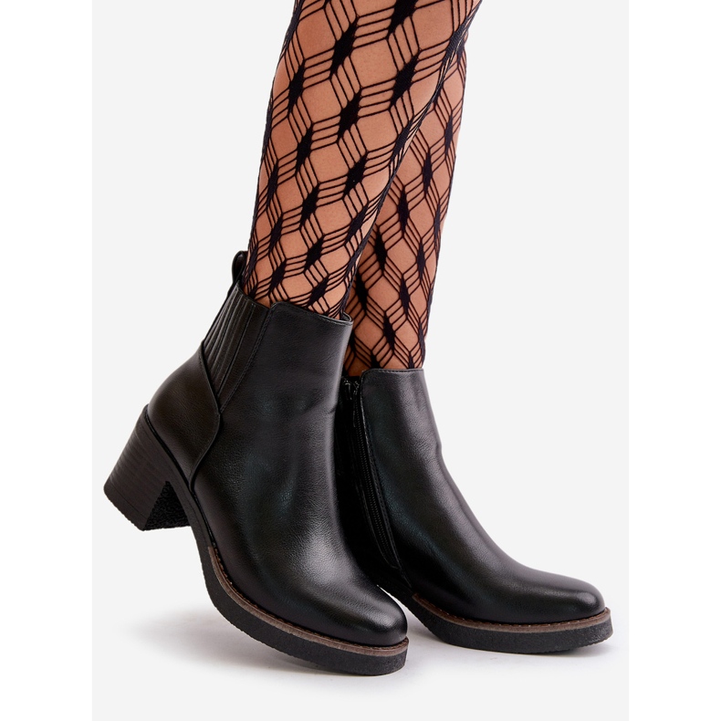 Eristetyt naisten saappaat korkeakorkoisilla eko-nahkaisilla mustilla iriteillä musta 1