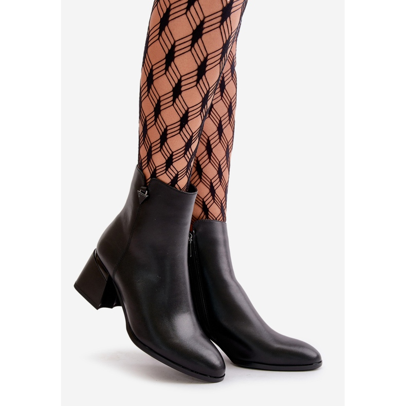 Tyylikkäät, lämpimät naisten saappaat luonnollisesta nahasta, musta Vinceza 77106 1