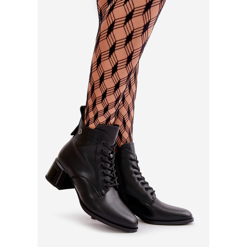 Naisten nauhasaappaat korkokenkolla, lämmin luonnonnahka, musta Vinceza 91110 1