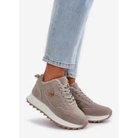 Eristetyt nahkaiset urheilukengät alustalla, Harmaa Adite 1