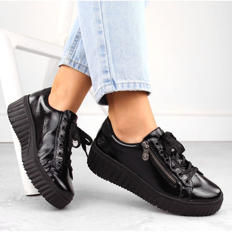 Mustat kiiltonahkaiset naisten kiilakengät Rieker N2501-00 2