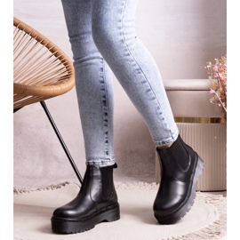 Lessayn mustat alustanilkkurit 1