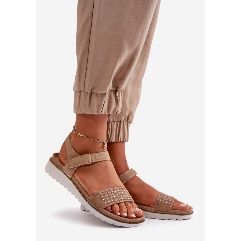 Kevyet ja mukavat koristellut naisten sandaalit tarranauhalla, tumma beige Inblu CN000039 1