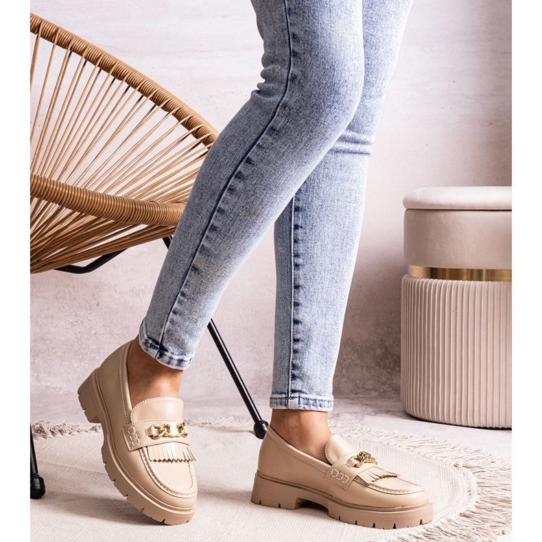 Anielania beiget kengät kultasoljilla 1