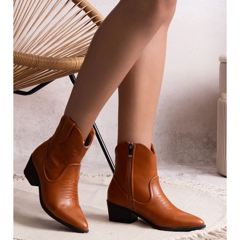 Madian ruskeat korkeakorkoiset cowboysaappaat 1