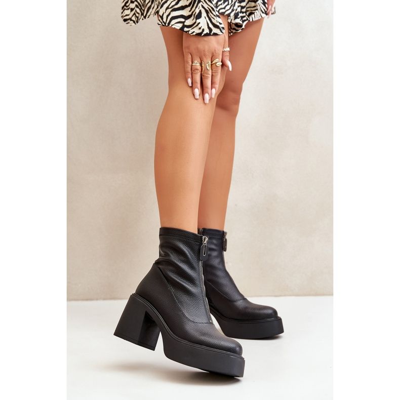 Eristetyt naisten saappaat alustalla ja korkeakorkoiset musta Vinceza 66715 2